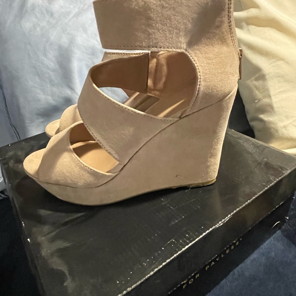 Tan Platforms - image 3